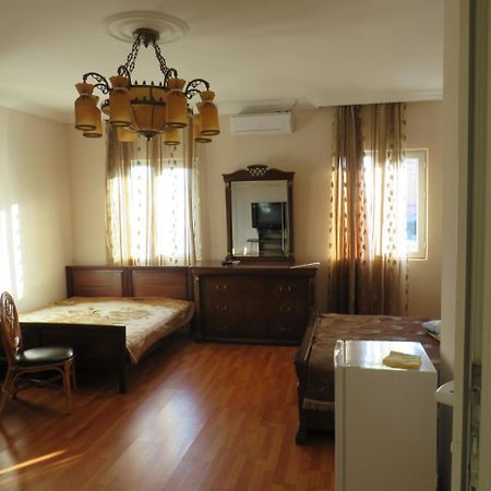 Mini Hotel On Guramishvili 22 코불레티 외부 사진